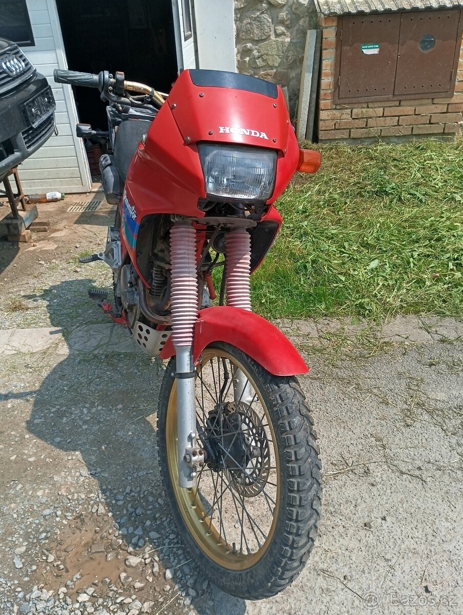 Honda dominator
