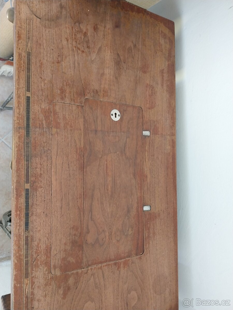 Šicí stroj Bobin starožitný - 3