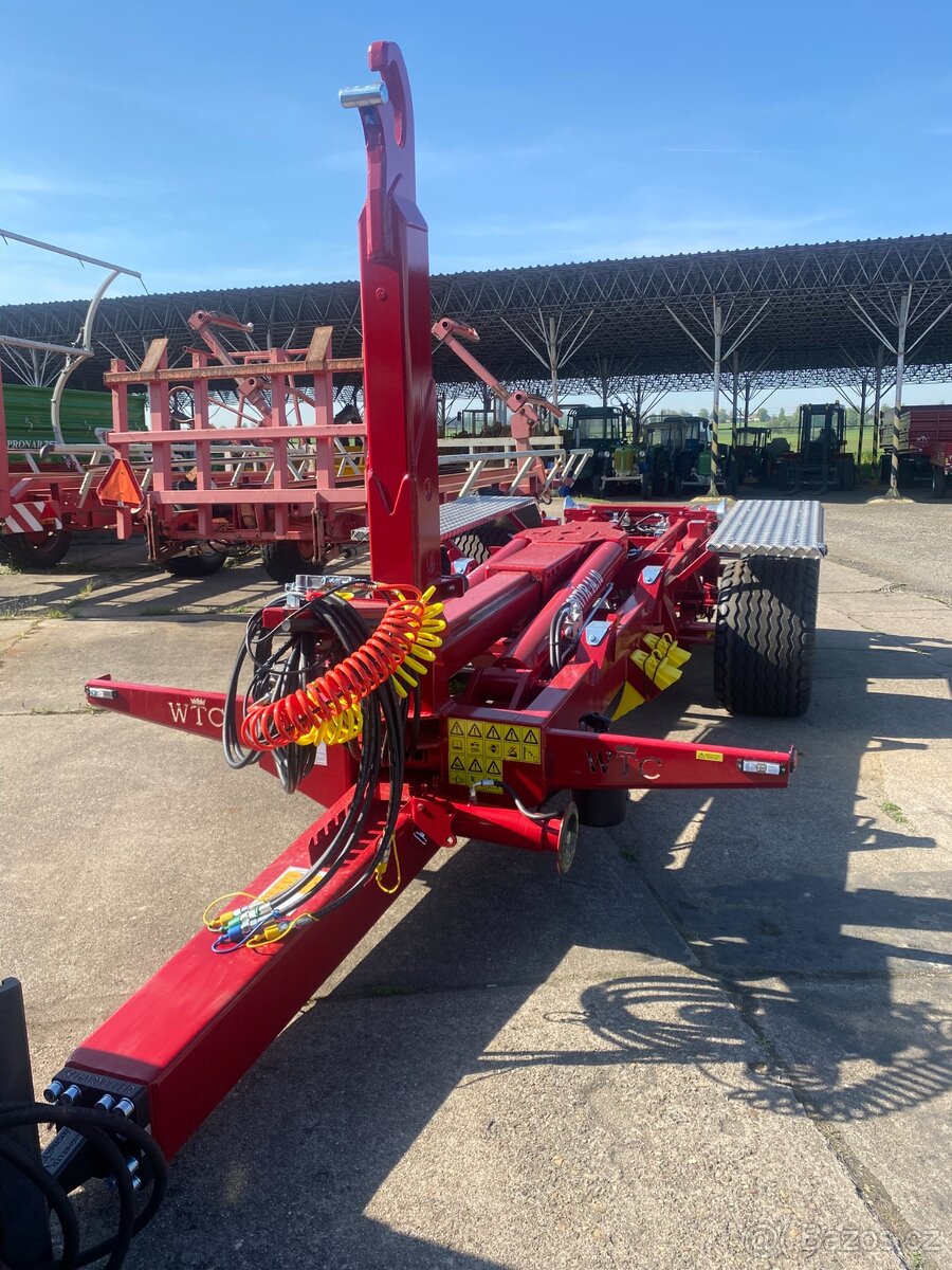 Traktorový nosič kontejnerů Portýr 14.10 - 3