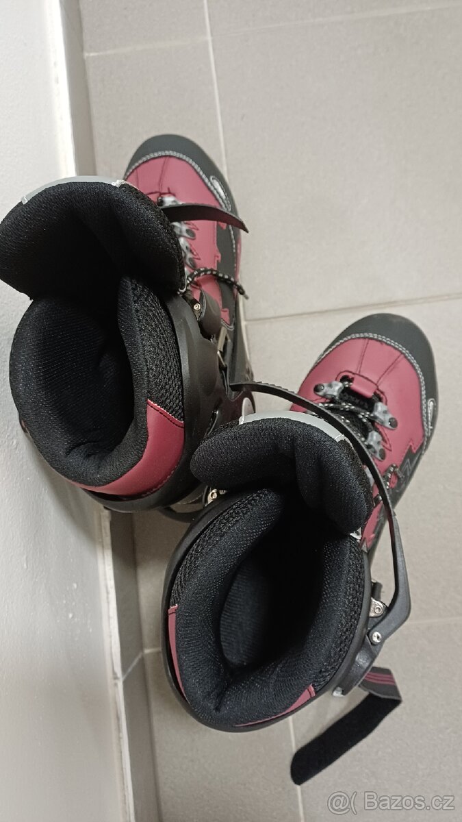 Kolečkové brusle
- jako NOVÉ - 3