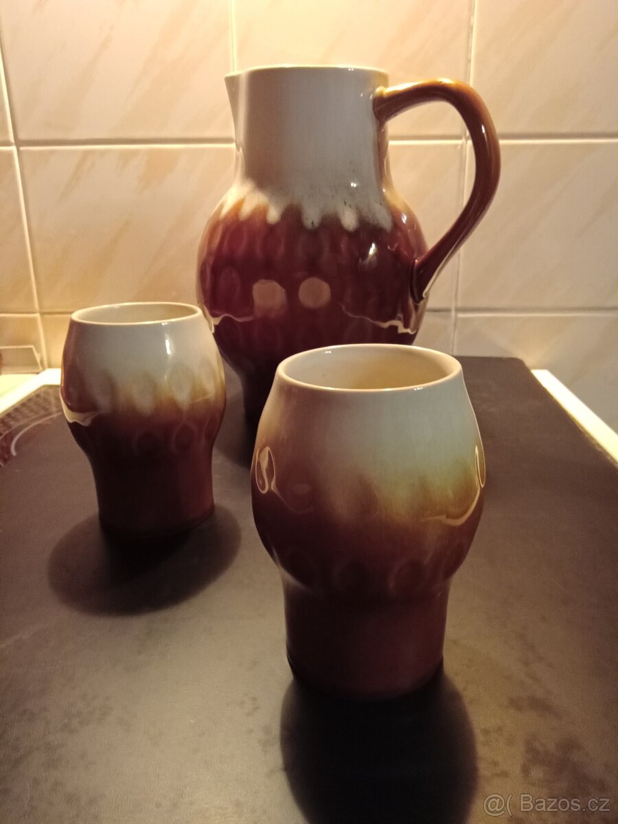 Retro džbán Ditmar-Urbach, šest pivních pohárků. - 3