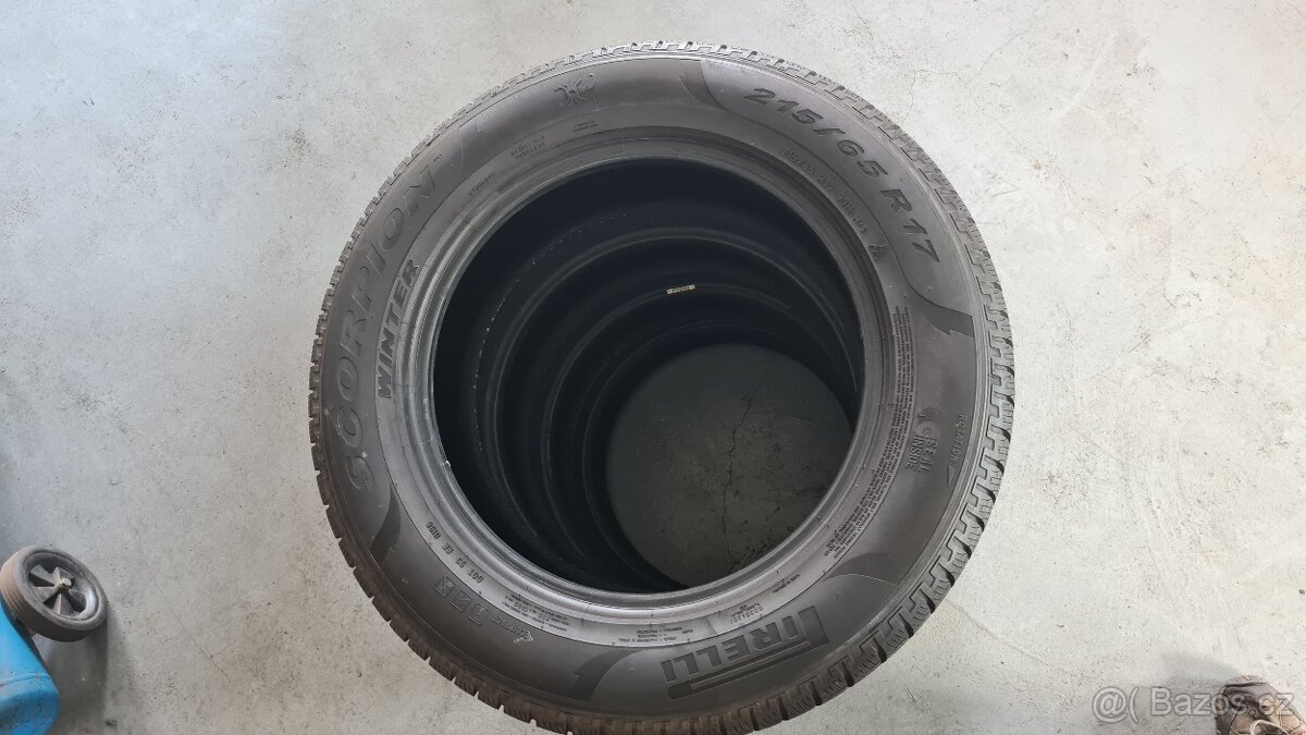 Zimní pneu kola 215 65 17 Pirelli zánovní 4 kusy - 3