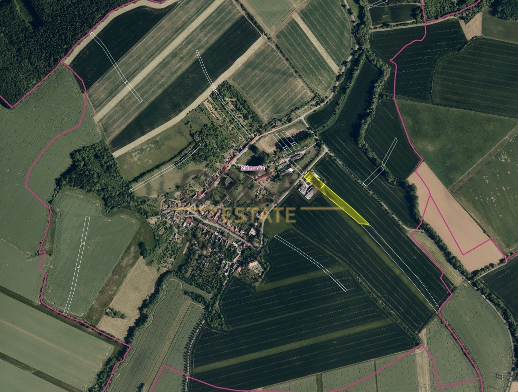 Pět pozemků v k.ú Zlámanka - 3