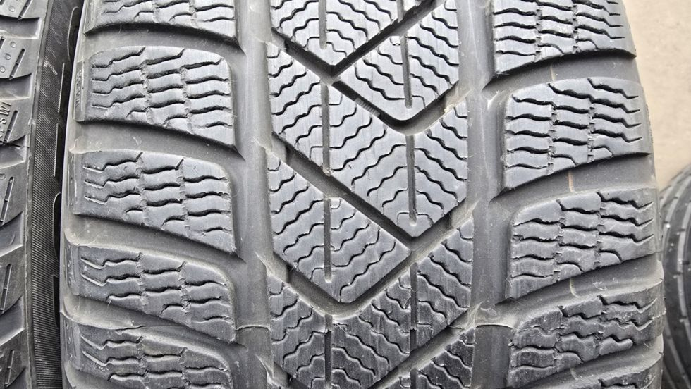 Zimní pneu 225/45/18 Pirelli - 3
