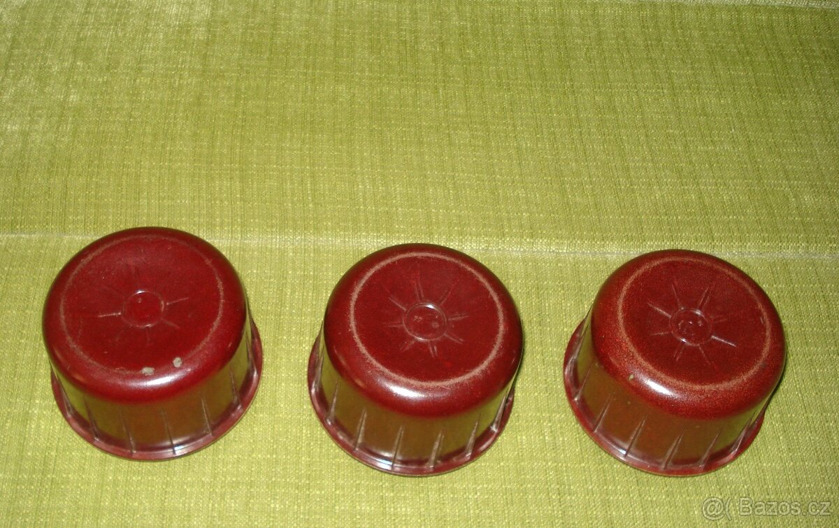 Staré bakelitové krabičky BISAVON - 3