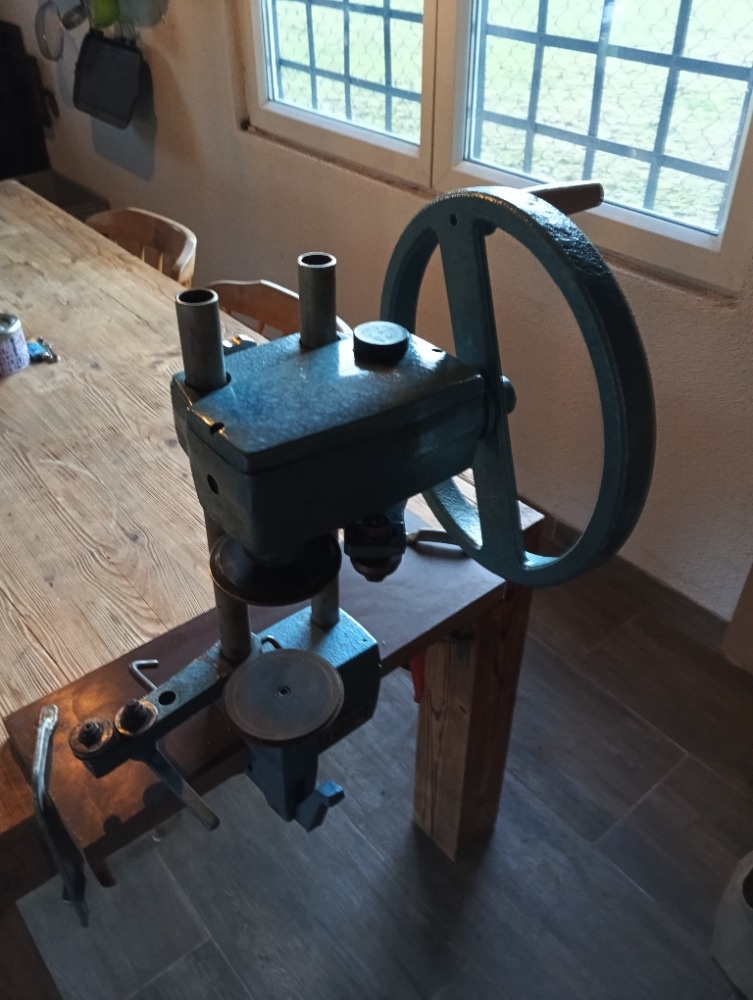 Ruční zavíračka konzerv s ořezem - 3