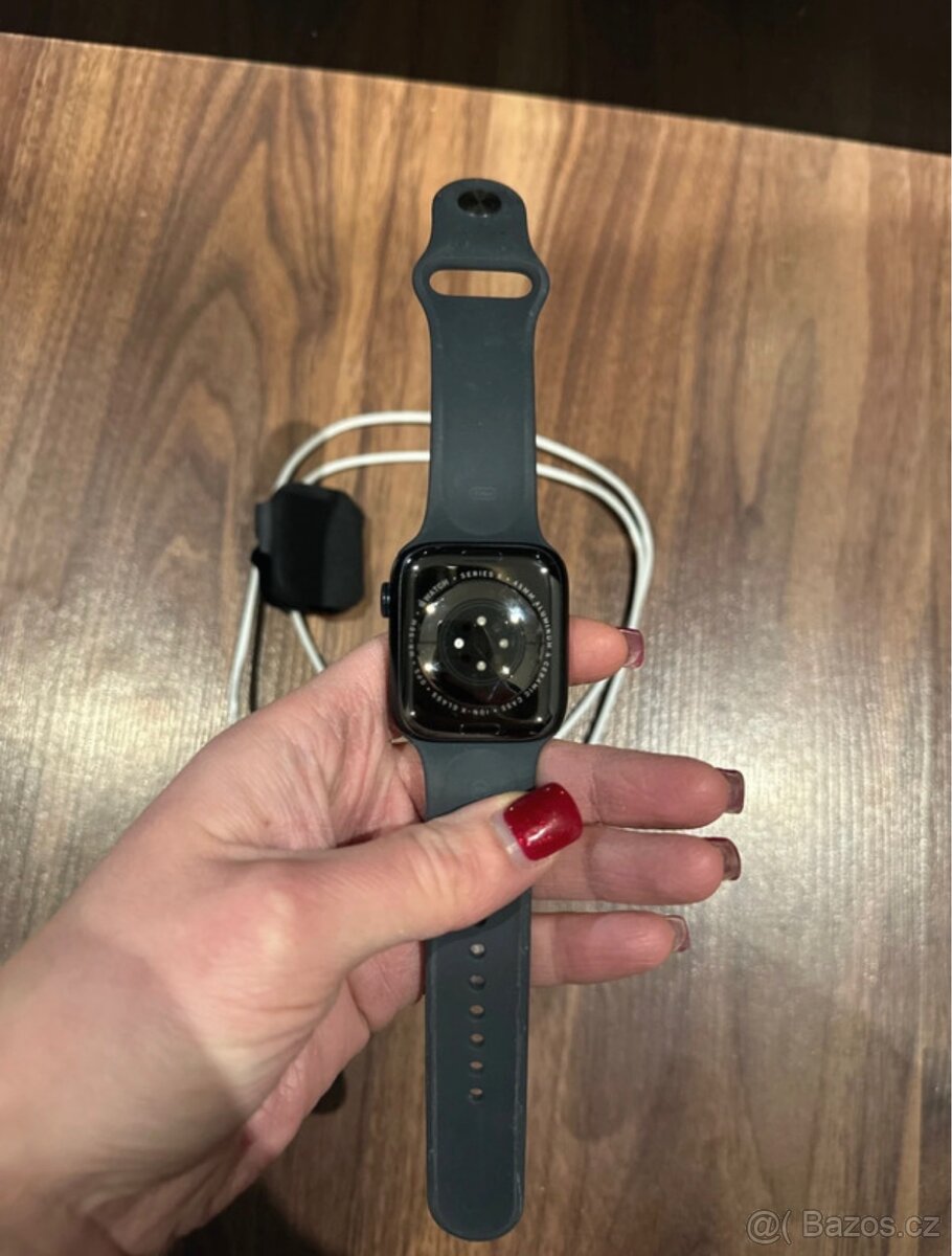 Nové Apple watch 8 45mm - 3