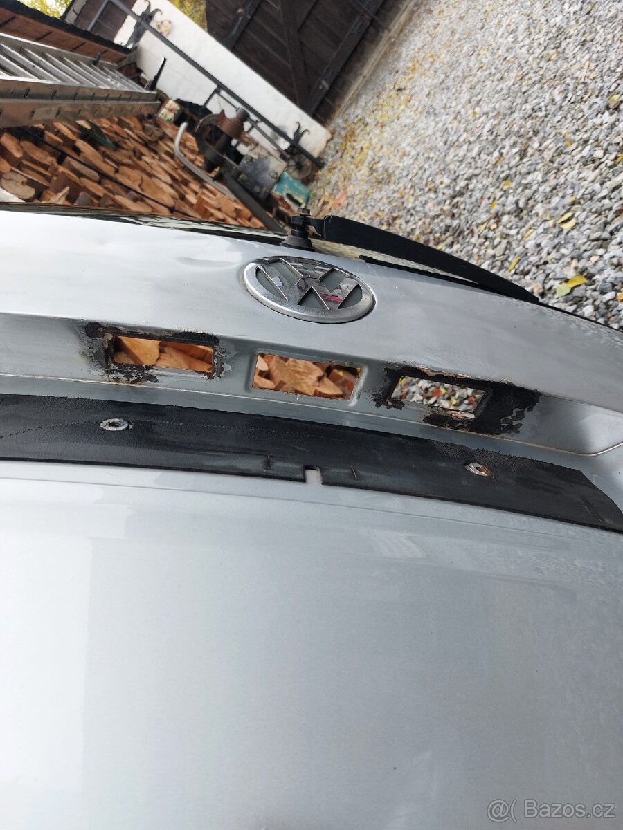 VW Touran zadní víko kufru - 3