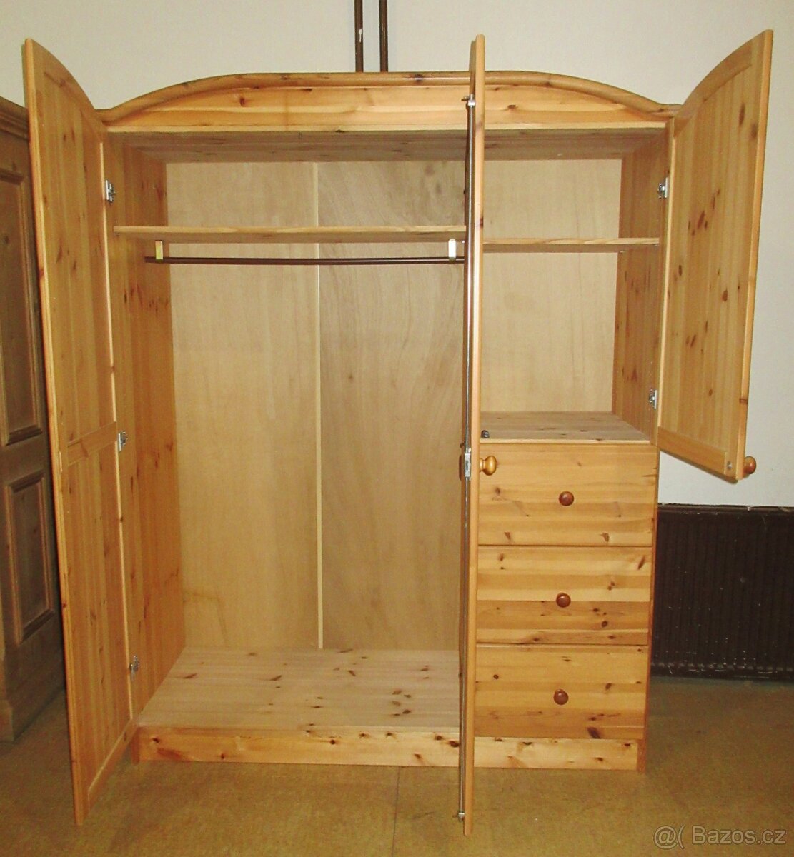 Šatní skříň z borovice se šuplíky - celomasiv- Výborný stav - 3