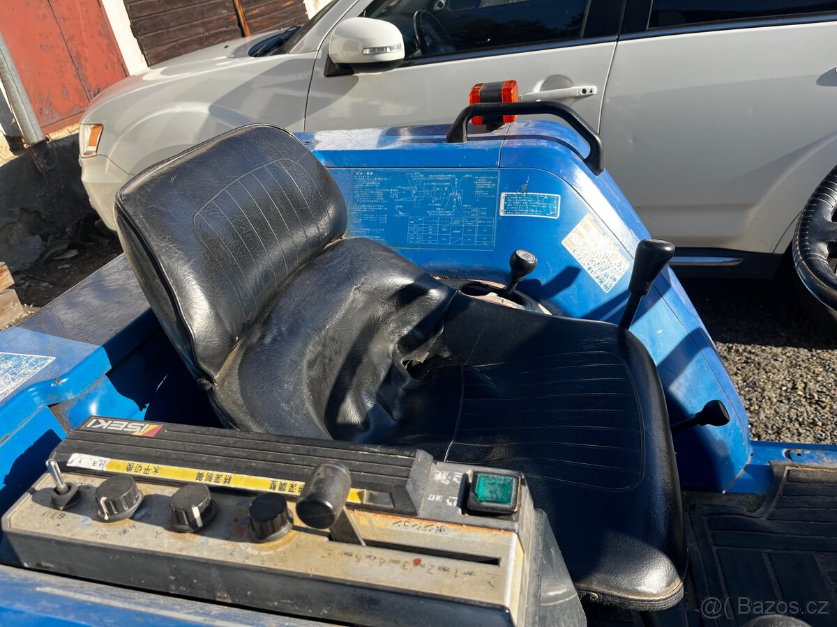 Malotraktor Iseki s čelním nakladačem - 3