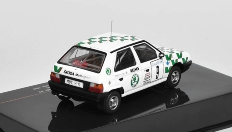 Škoda Favorit ralley 1:43 Ixo - 3
