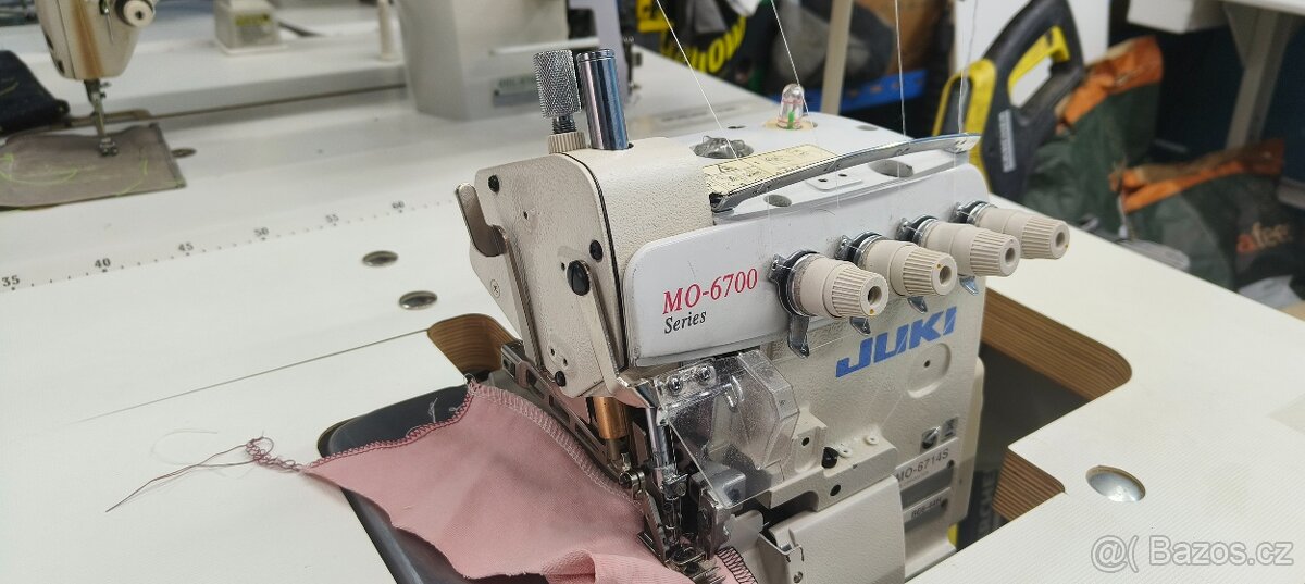 Průmyslový 4 nitny overlock JUKI MO-6714s - 3