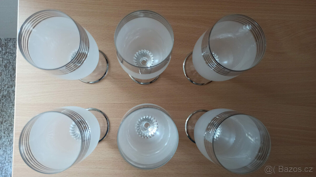 prodám větší sklenice na víno pískované s ozdobou - 6 ks - 3