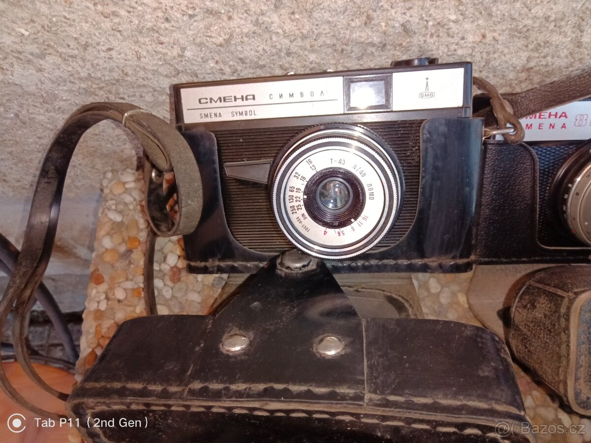 Staré fotoaparáty a kamera - 3