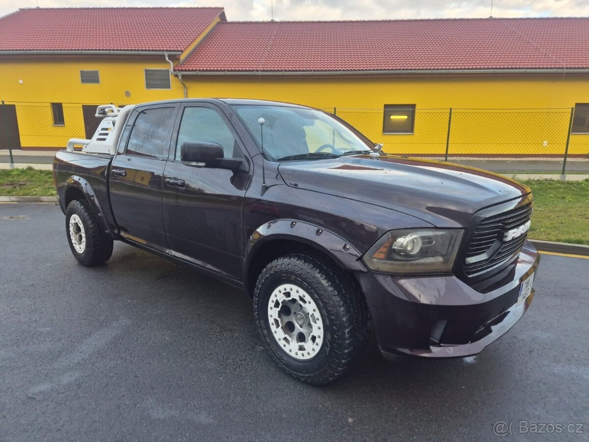 Dodge Ram 1500 5.7 HEMI rok 2013 - 3