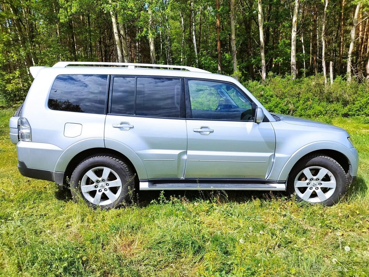 Mitsubishi Pajero - 3