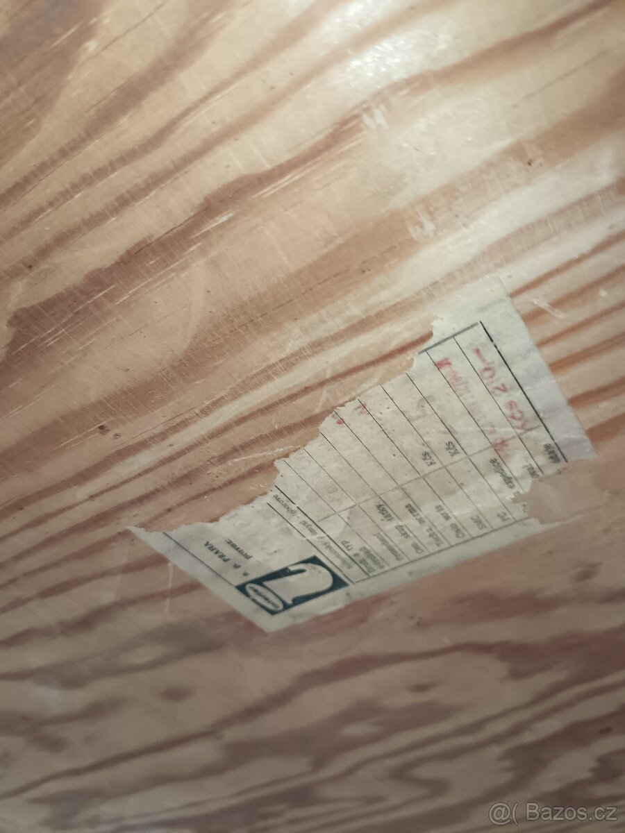 Konferenční stolek Jiroutek - 3