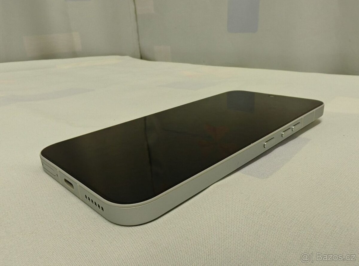 Nothing Phone (4a) Pro - 3