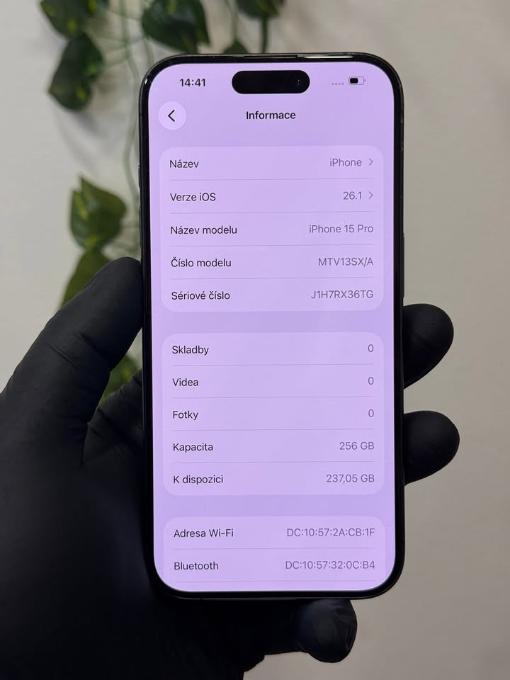 iPhone 15 Pro 256GB černý - 3