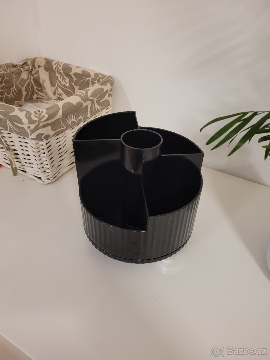 NOVÝ Otočný 360° stojan organizér na štětce kosmetiku rtěnky - 3