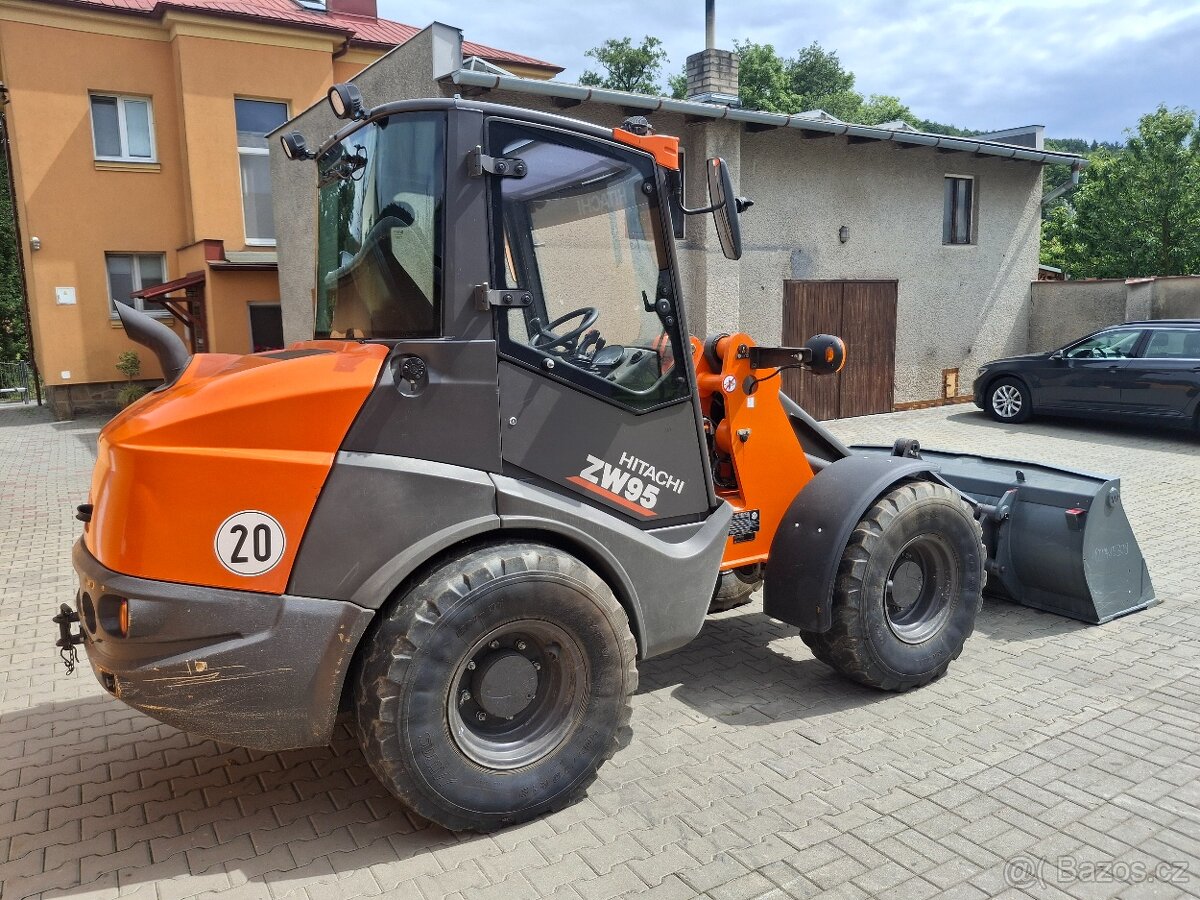 Prodám-nakládac-Hitachi-ZW95-6V - 3