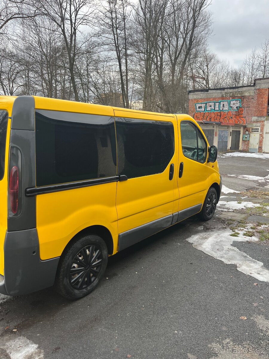 Renault trafic - 3