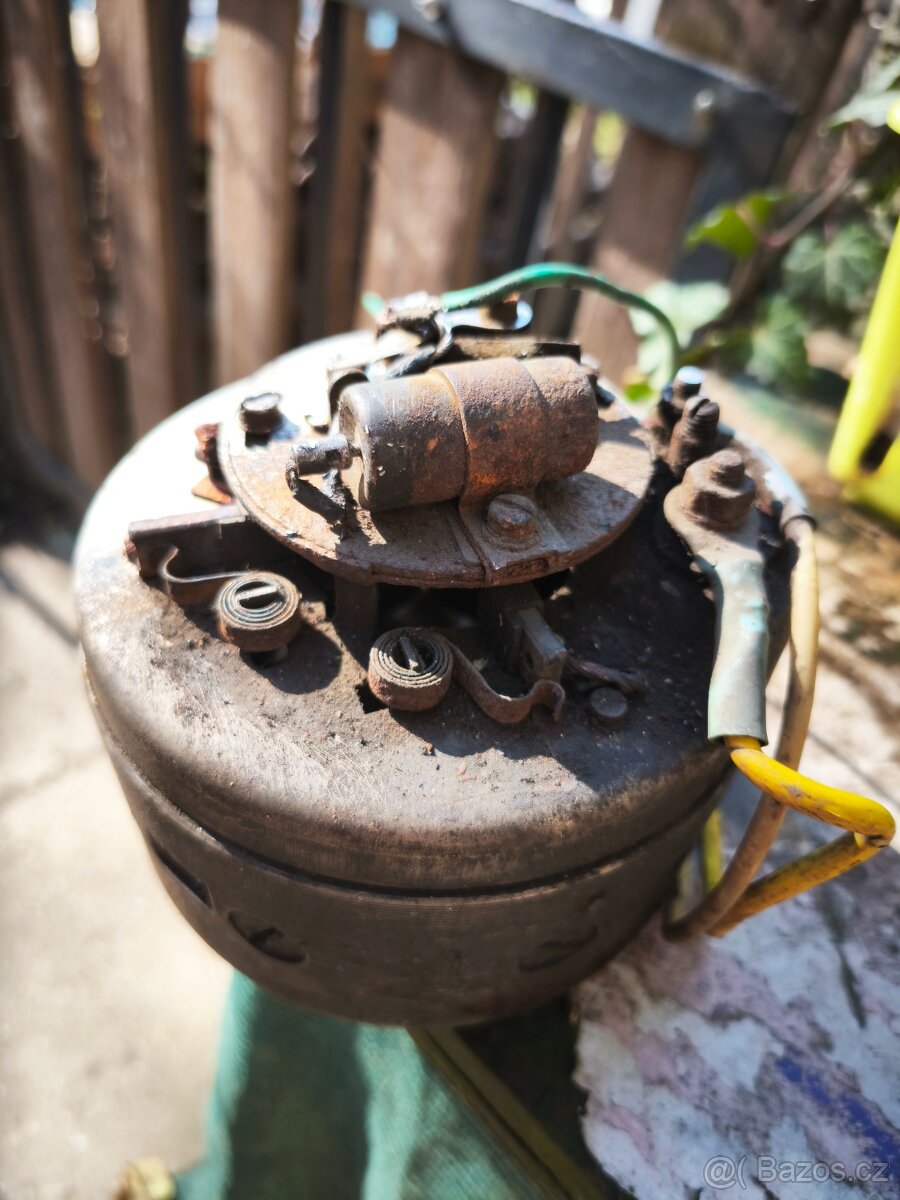 Zapalování Velorex, Manet - 3