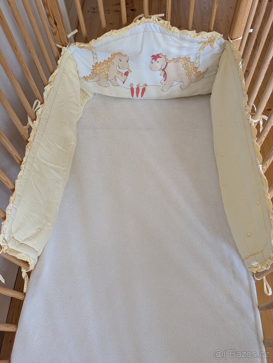 Dětská postýlka s bohatým příslušenstvím - 3