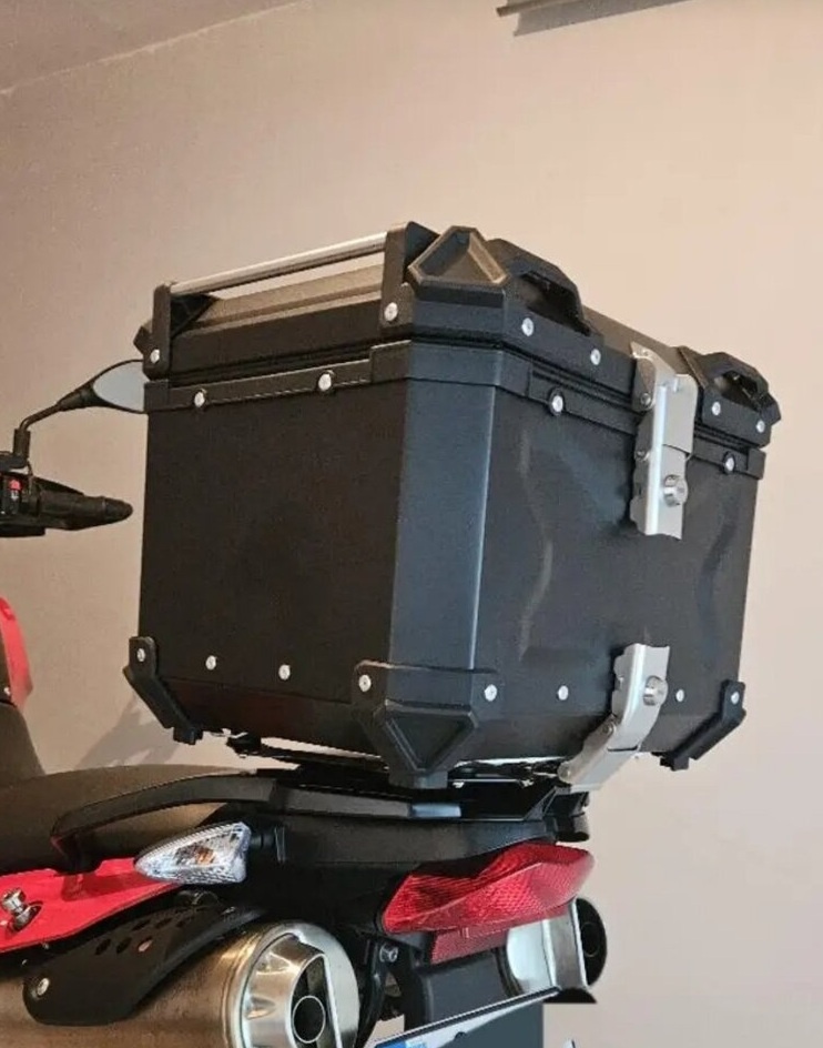 nový motokufr 45 l - na jednu velkou přilbu