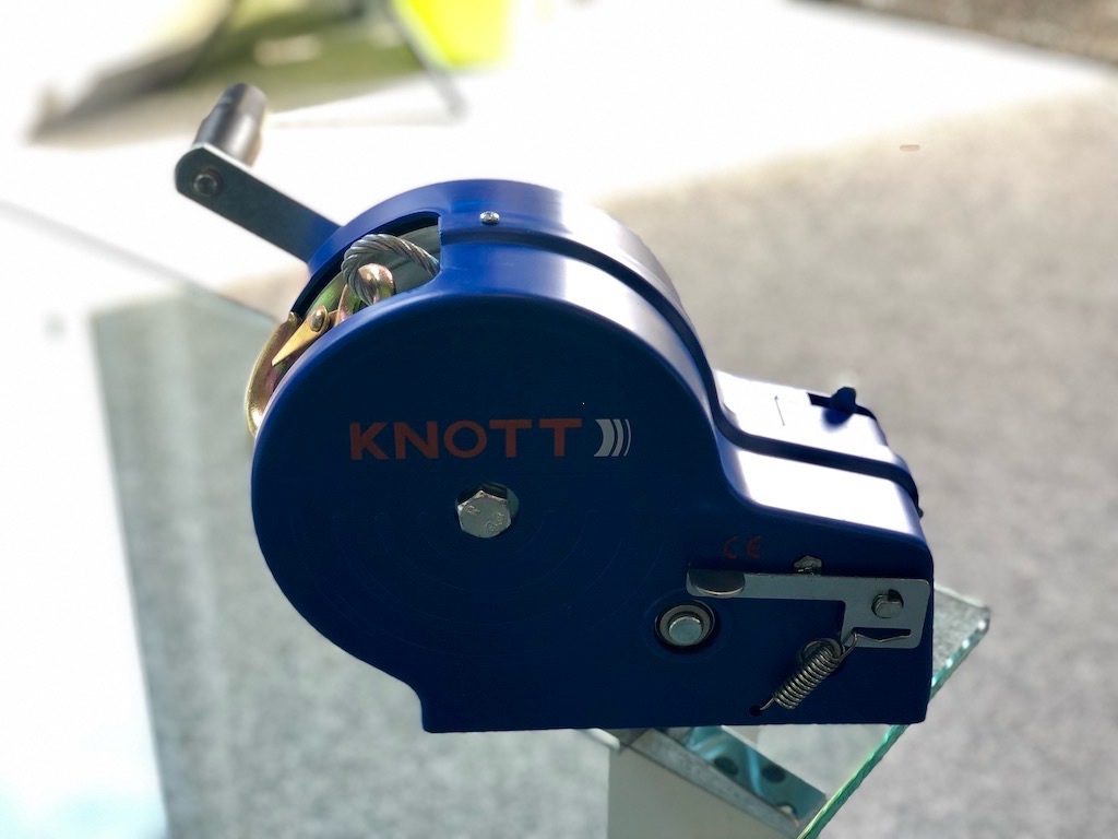 Naviják KNOTT 1150kg s lanem