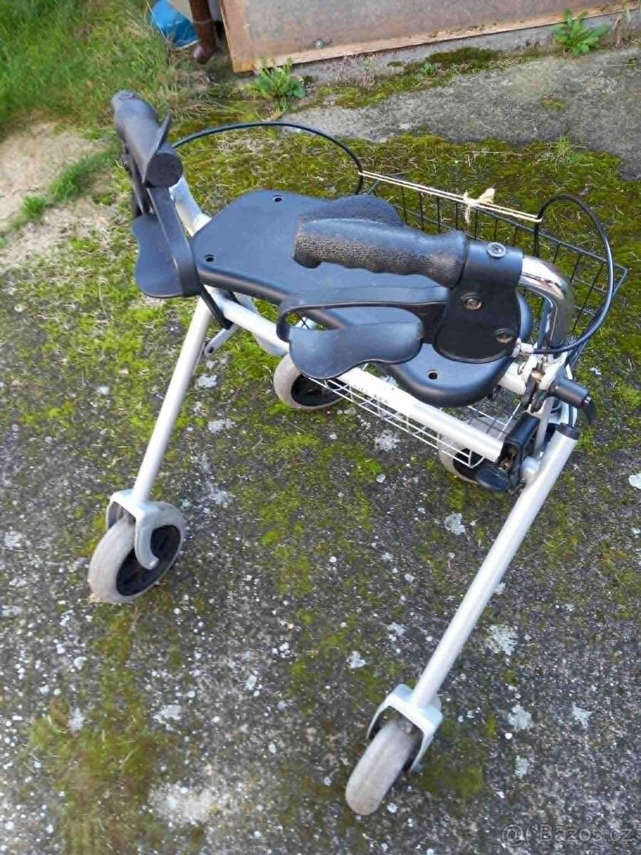 Chodítko se sedátkem - 3