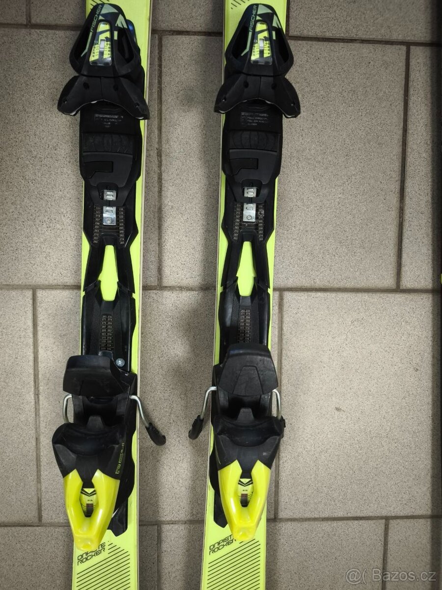 Prodám lyže Fischer RC 4 (165cm) a hůlky Wedze - 3