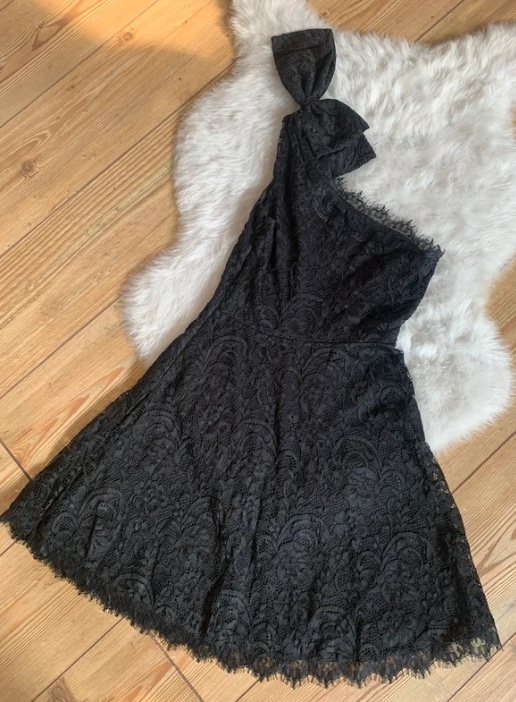 Dámské nové krajkové šaty Guess s mašlí vel. S - 3