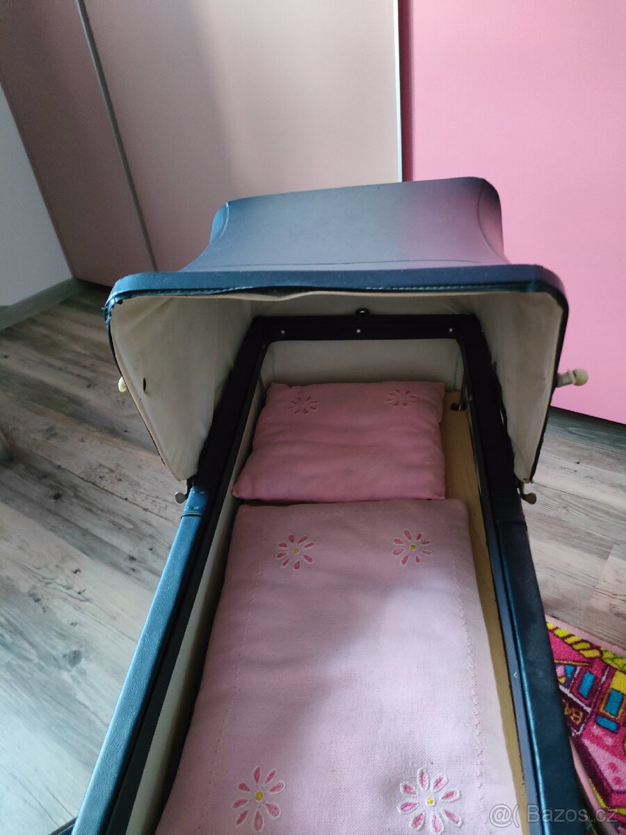 Retro kočárek pro panenky - 3