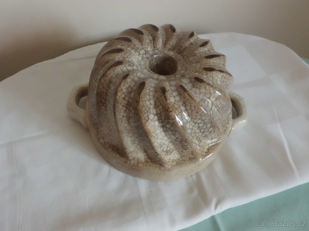 Starožitná bábovková forma s patinou - 3