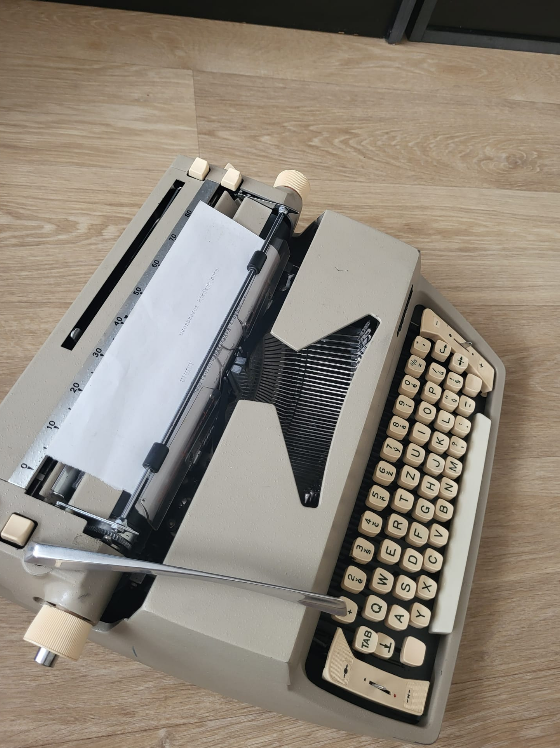 psací stroj consul - 3