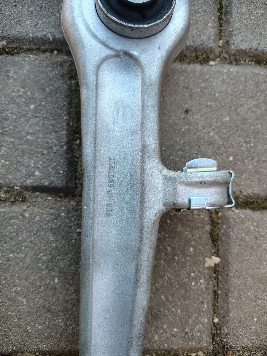 Spodní rameno Superb/Passat/A4/A6 atd. - 3