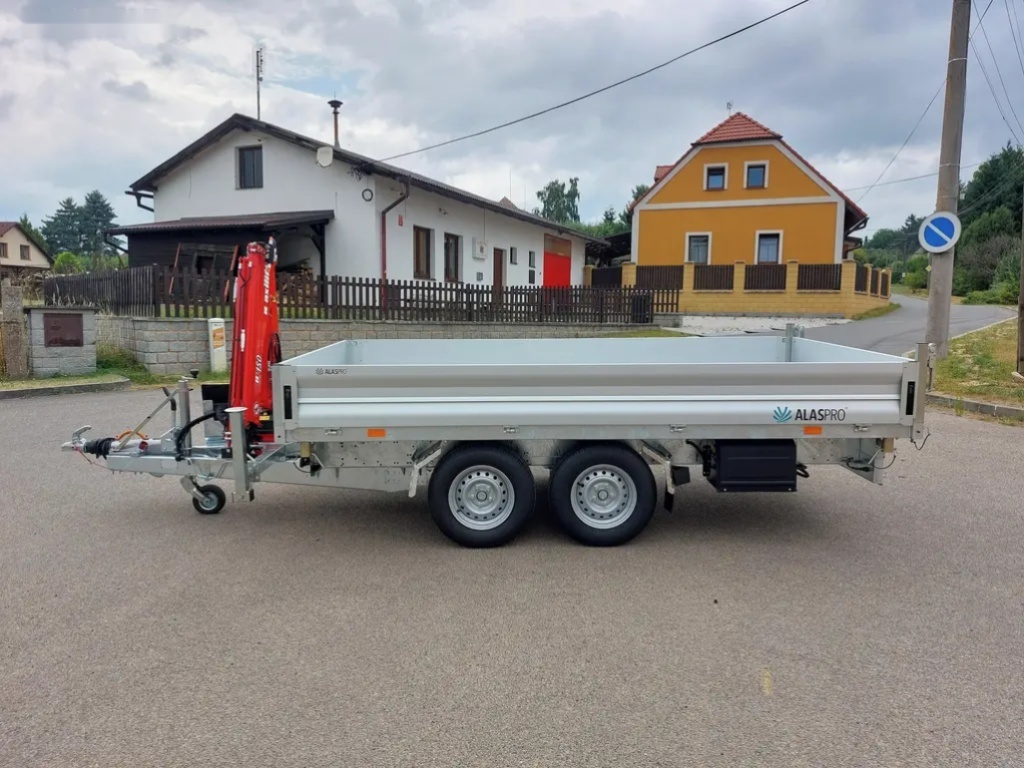 Třístranný sklápěč s rukou - 3