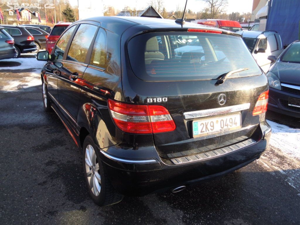 Mercedes B180 - 3