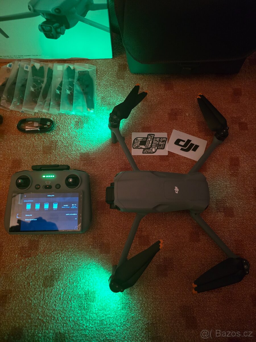 Dron DJI Air 3 Fly More Combo - 3