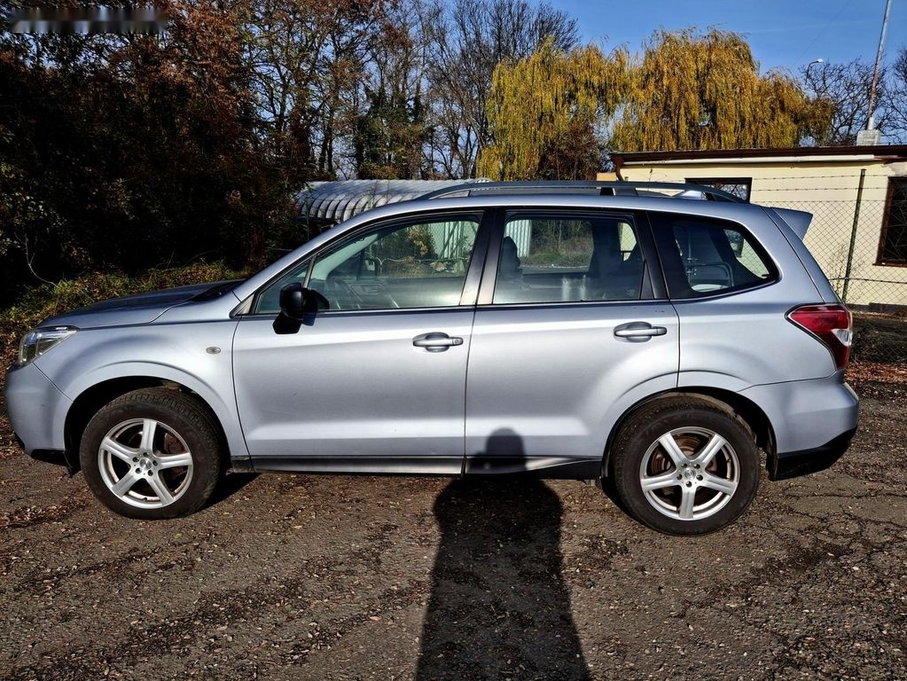 Subaru Forester,2.0 benzin Rezervace - 3