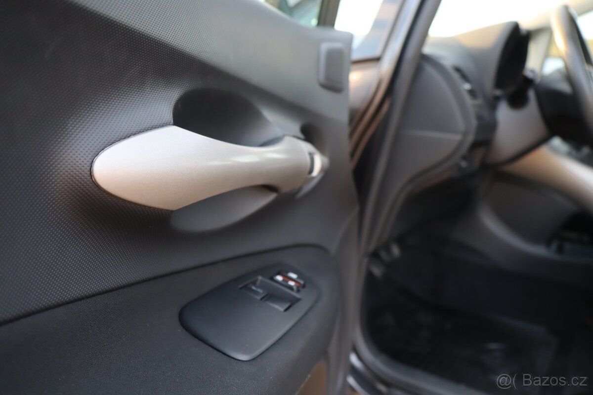 TOYOTA AURIS - 3