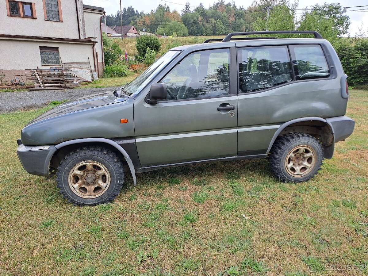 Nissan Terrano - 3