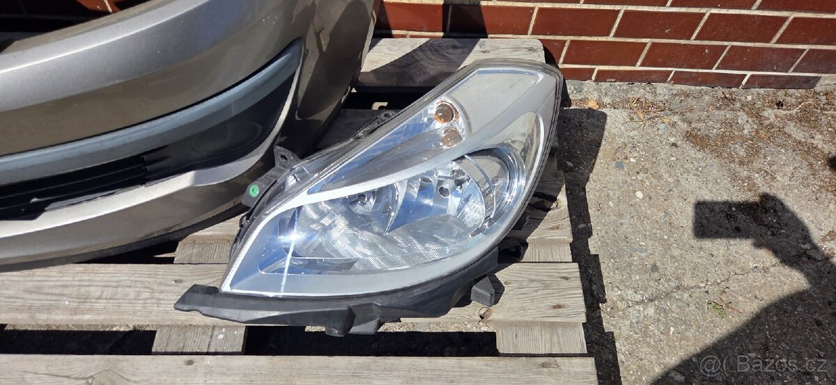 Renault Clio 3 přední nárazník, světla - 3