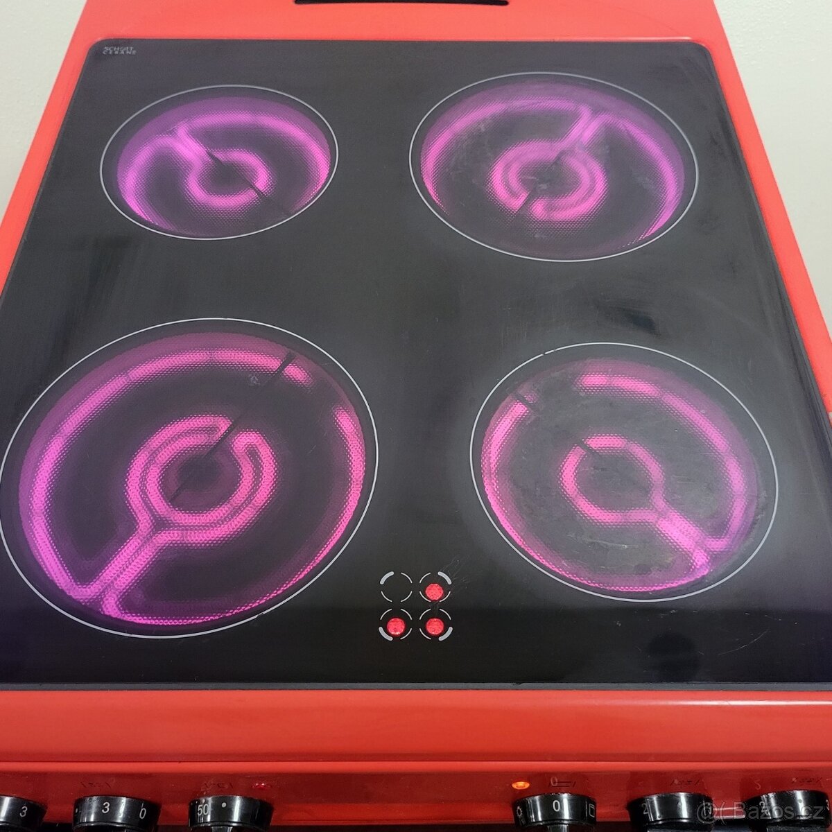 ČERVENÝ sklokeramický sporák Amica - 3