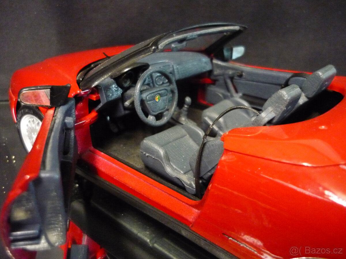 Alfa Romeo V6 Spider Maisto 1/18 - 3