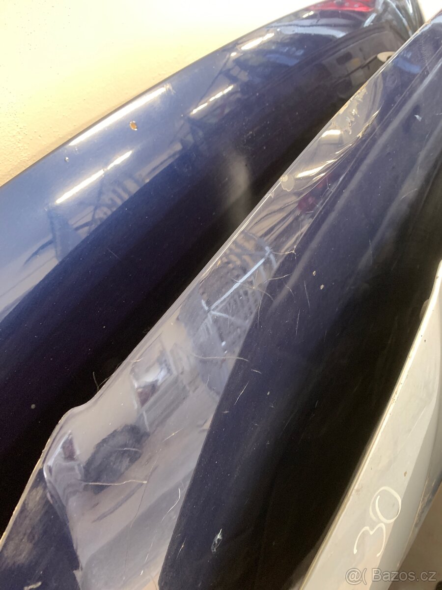 VW Passat B6, kapota - 3