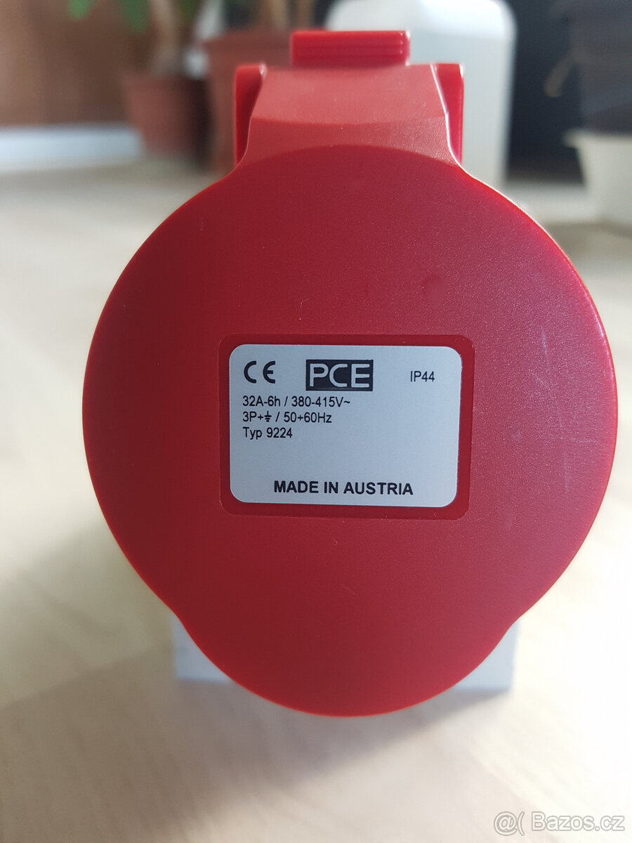 Kombinovaná zásuvka - 3