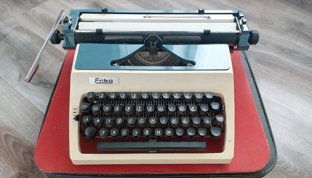 RETRO Kufříkový psací stroj Erika - 3