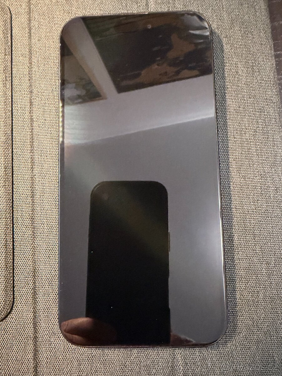 iPhone 16 Plus 128 GB černý - 3